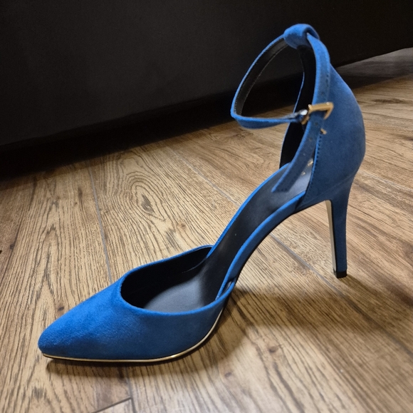 Blue like new Vegan Suede D'orsay heel pump - Picture 4 of 10
